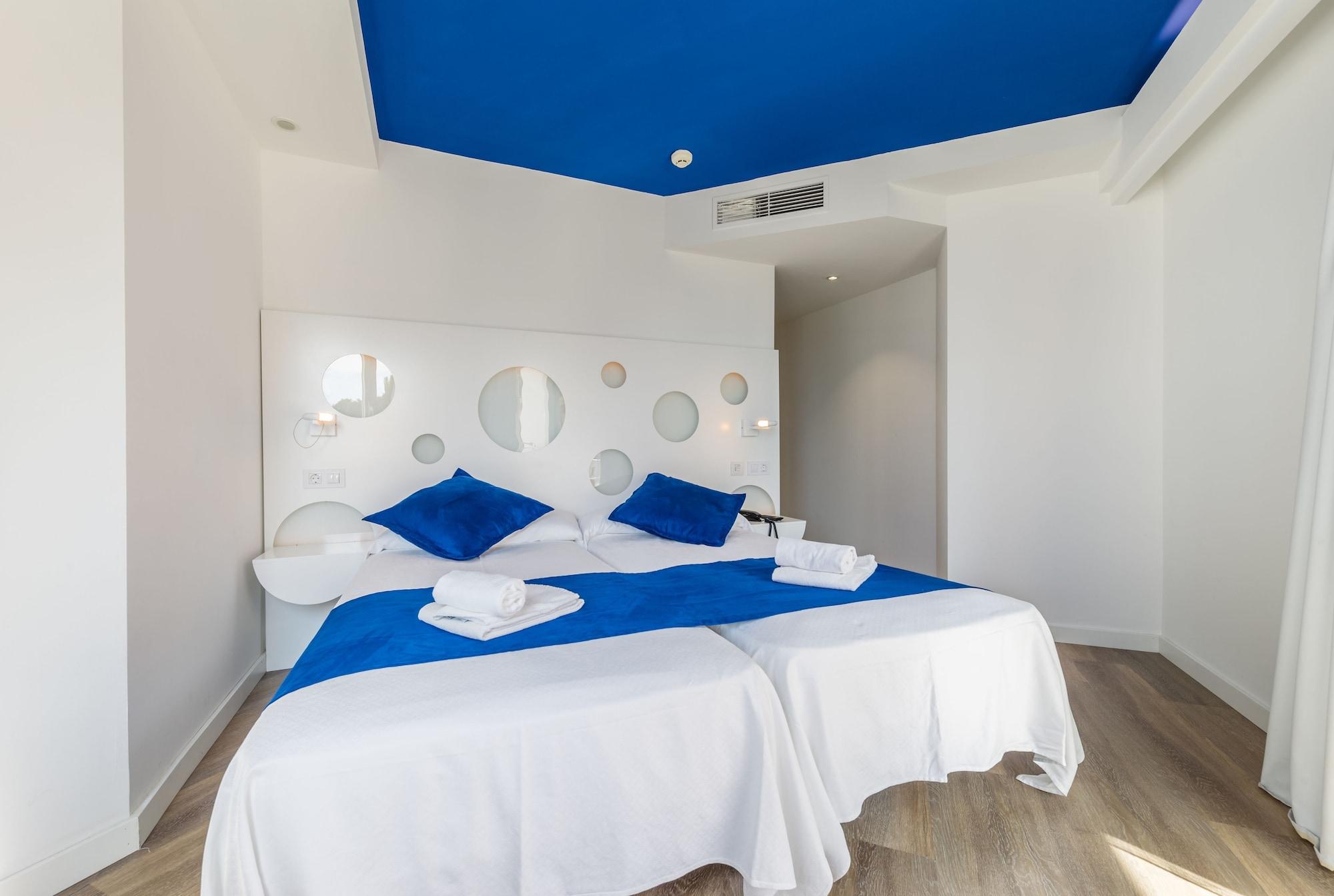 Welikehotel Triton Beach (Adults Only) Cala Ratjada  Exterior photo