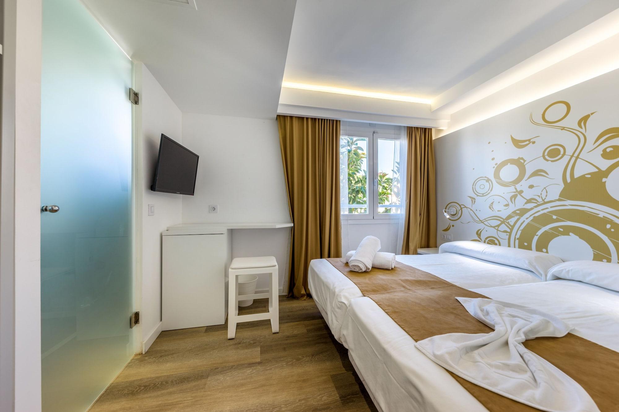Welikehotel Triton Beach (Adults Only) Cala Ratjada  Exterior photo
