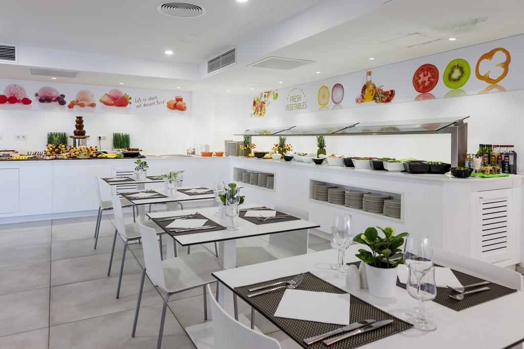 Welikehotel Triton Beach (Adults Only) Cala Ratjada  Exterior photo